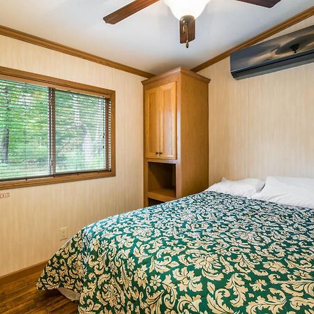 Rondout Valley Camping Resort Deluxe Park Model 11 Accord Værelse billede