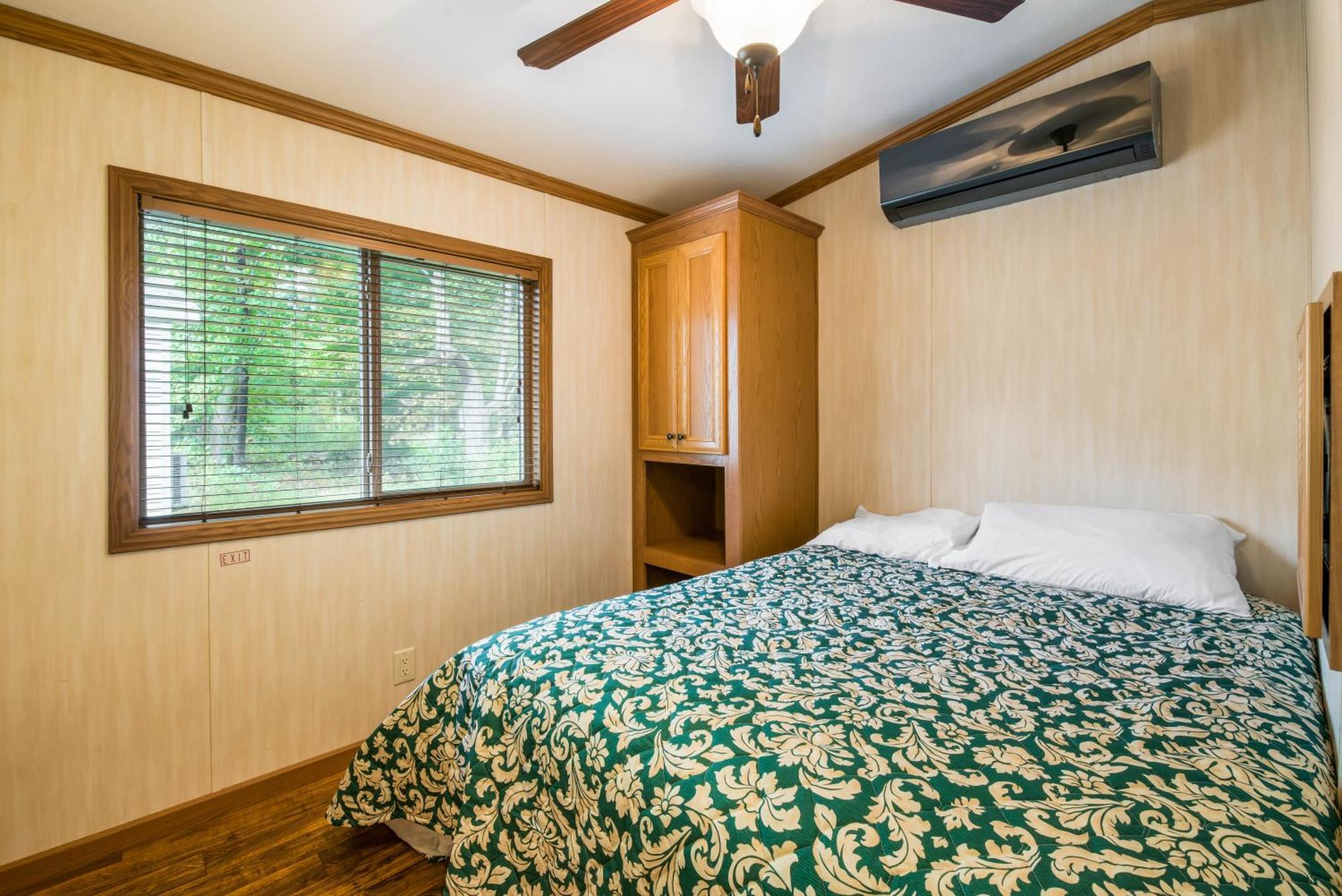 Rondout Valley Camping Resort Deluxe Park Model 11 Accord Værelse billede